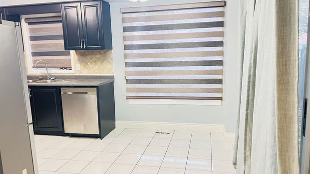 For Lease - 7 Bison Run Road, Brampton, Ontario - Photo 1