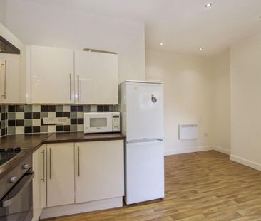 3 bedroom flat to rent - Photo 4