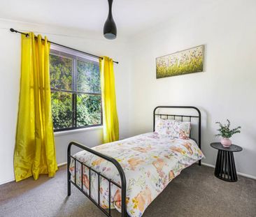 Spacious Family Home in Quiet Oxley Vale Cul-de-Sac - Photo 6
