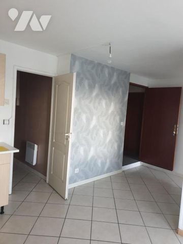 PROVIN, centre-ville, T2 à 540 euros - Photo 5