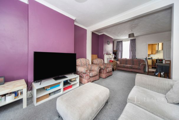2 bedroom house to rent Waterlow Road, Dunstable, Bedfordshire, LU6 - Photo 1