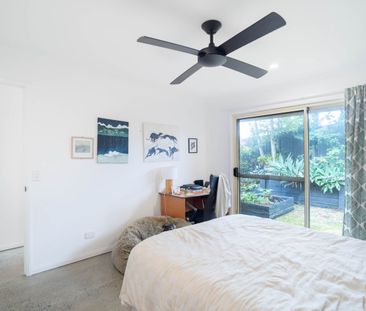 Fully Furnished Villa with Air-Conditioning, Fully Fenced Yard & Si... - Photo 6