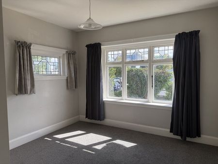 Addington – Spacious 4 bedroom renovated home, Suit family or group! - Photo 5