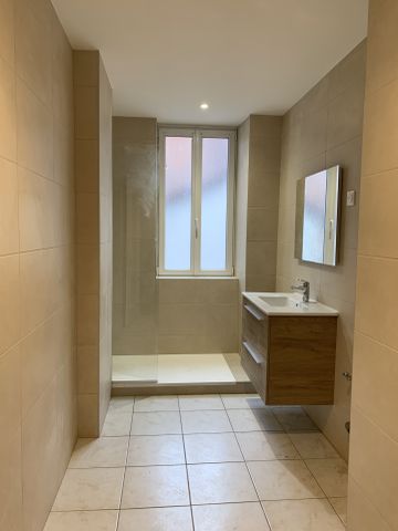 Location Appartement 4 pièces 97m² SARREGUEMINES 57200 - Photo 3