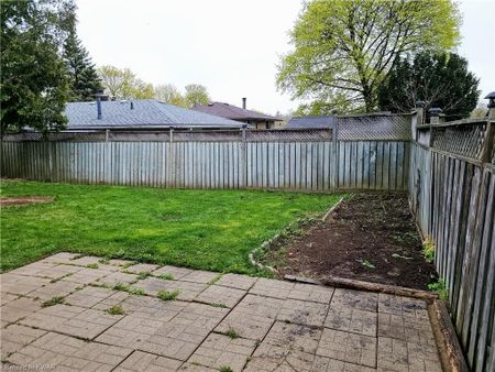 For Lease - 75 Pepperwood Crescent, Kitchener, Ontario - Photo 5