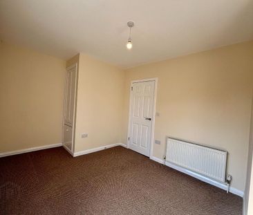 27 Dhu Varren Park, Belfast, BT13 3FH - Photo 5