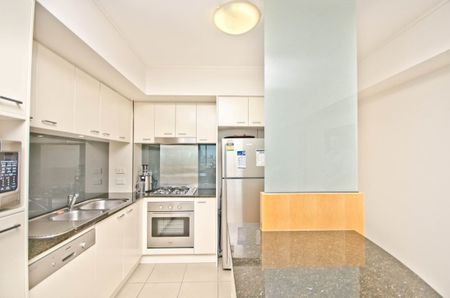 Unit 304/2685 Gold Coast Highway - Photo 4