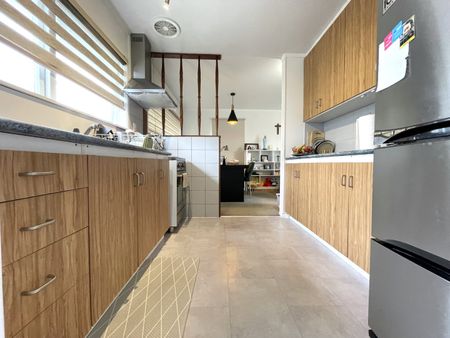 Spacious 4-Bedroom Family Home in Prime Bucklands Beach Location - Photo 4