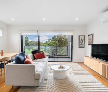 Stylish & Low-Maintenance Living in Maidstone! - Photo 3