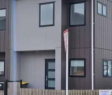 3 Bedroom + 1 Bathrooms Townhouse - Photo 2