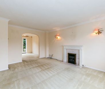 Baldwin Crescent, Guildford, GU4 - Photo 1