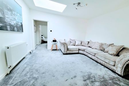 Shirley Road, Shirley, SO15 - Photo 2