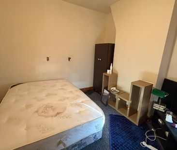 Room in a Shared House, Greenhill Road, M8 - Photo 2