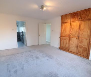 4 bedroom detached house to rent - Photo 6