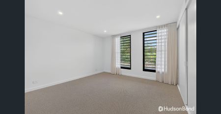 Brand New Luxury Townhouses on Prestigious Ruckers Hill, Northcote. - Photo 2