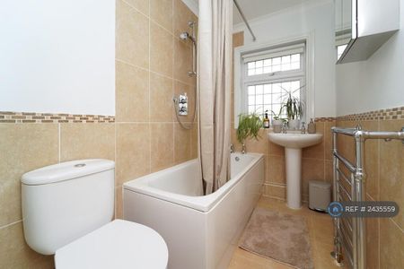 Brampton Gardens - Photo 4