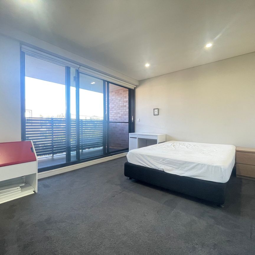 Modern Apartment Living in Vibrant Tempe | Fully Furnished - Photo 1