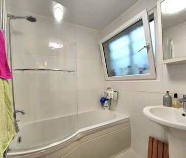 Barrydene, Oakleigh Road North, Whetstone, Barnet N20, London - Photo 5