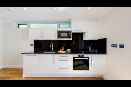 2 Bed Detached House, Warwick Gardens, W14 - Photo 4