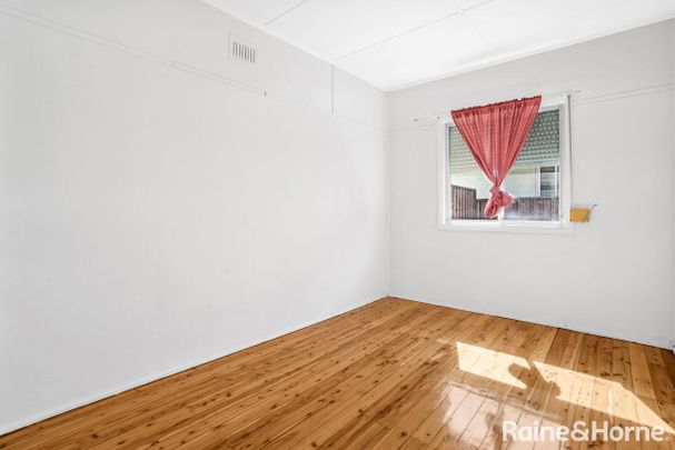 Well Presented & Centrally Located - Photo 1