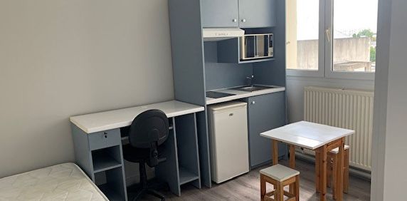 Location Appartement 1 pièce 15m² - Photo 2