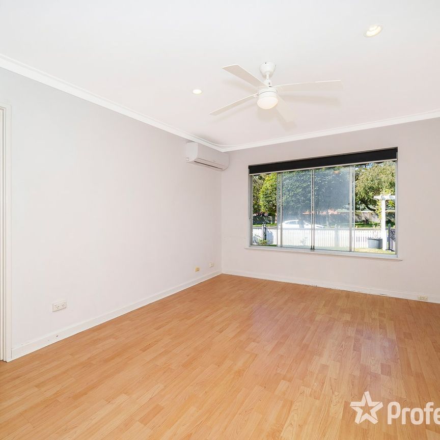Charming 5 x 2 in sought after Greenwood! - Photo 1