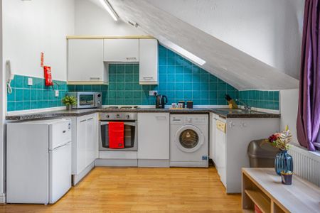 3 MOOR VIEW Leeds - LS6 1AQ - Photo 5