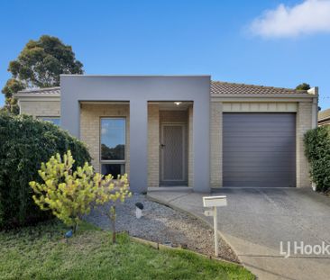 8 Tanner Mews, Point Cook VIC, Belconnen - Photo 6