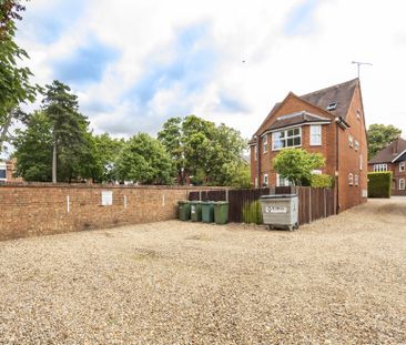 Available unfurnished now - Photo 2