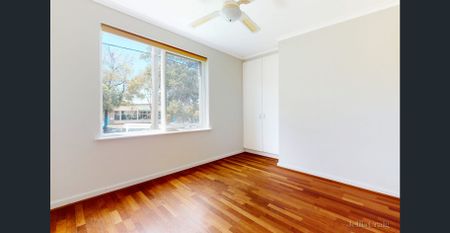 Spacious 2 Bedroom Apartment Close to Everything - Photo 4