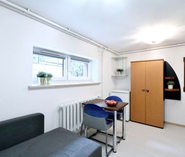Umeblowana kawalerka w kameralnym budynku-Zacisze 17.5 m² - Photo 3