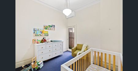 Modern living with space for the whole family - Photo 3