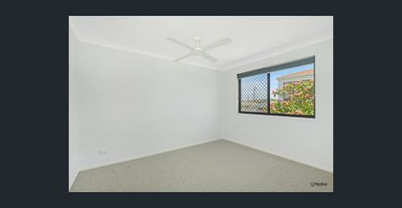 Stylish Coastal Living in a Prime Miami Location - Photo 5