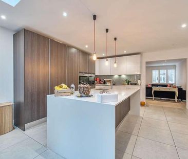 Rosslyn Park, Weybridge, Surrey, KT13 - Photo 2