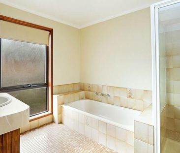 CENTRAL HIGHTON LOCATION - Photo 4