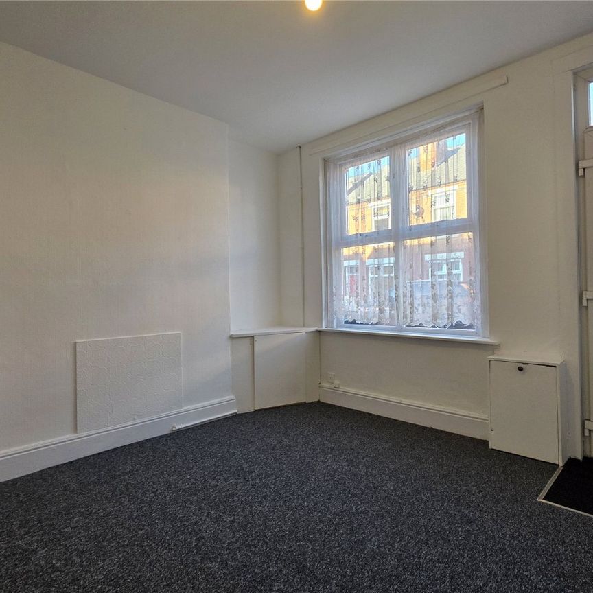 Wordsworth Road, Nottingham, Nottinghamshire, NG7 - Photo 1