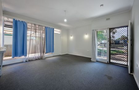 To register & apply for this property, please use this link: https://snug. com/ - Photo 2