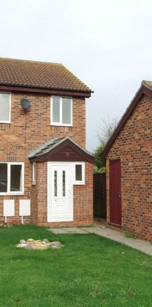 3 bedroom end of terrace house to rent - Photo 1