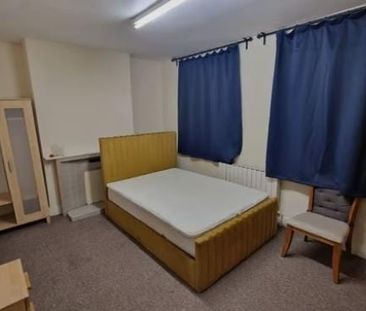 Room in a Shared Flat, Lockett Gardens, M3 - Photo 1