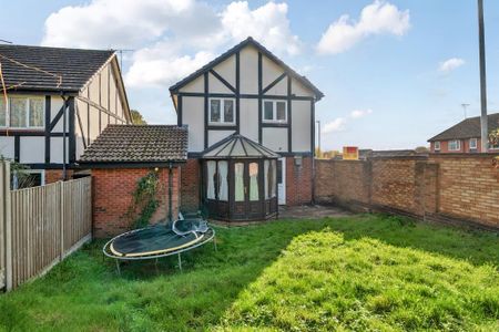 3 bedroom detached house to rent - Photo 4