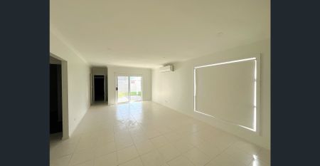 Modern Family Home - Photo 2