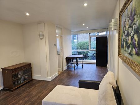 2 Bed Maisonette, Michaels Close, SE13 - Photo 2