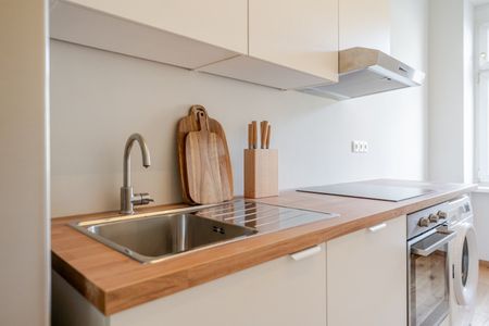 Sofort einziehen: Frisch sanierte und möblierte 32m² Wohnung - Foto 3