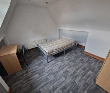 6 Bed Student Accommodation - Photo 2