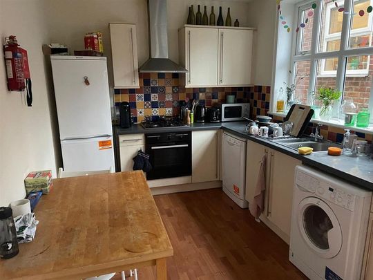 5 bedroom apartment to rent - Photo 1