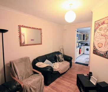 5 bedroom semi-detached house to rent - Photo 2