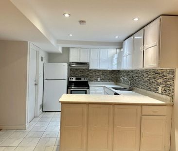 For Lease - 138 Keffer Circle, Newmarket, Ontario - Photo 5