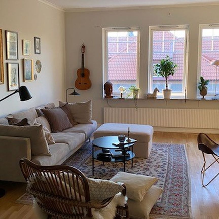 Första Villagatan 19 - Photo 1