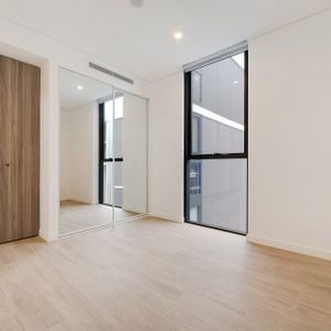 2 bedroom apartment - 25% below market rent - Photo 2