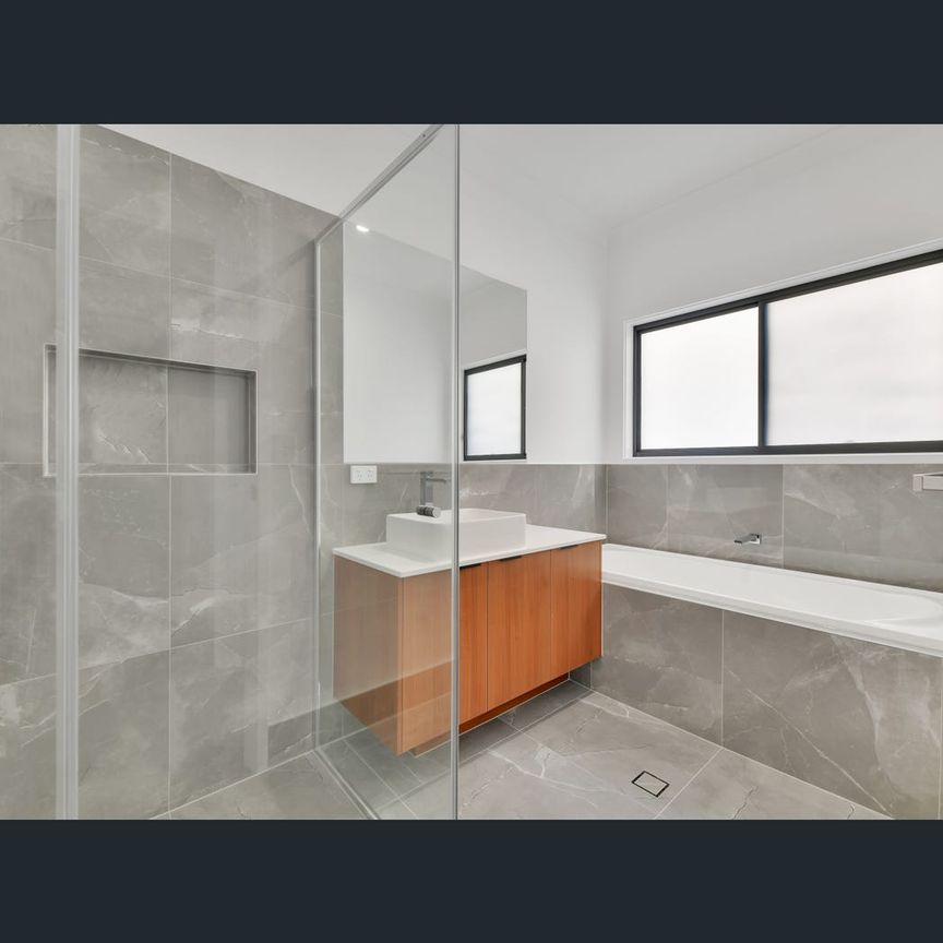 33 Himalayan crescent, Spring Mountain, Qld 4300 - Photo 1